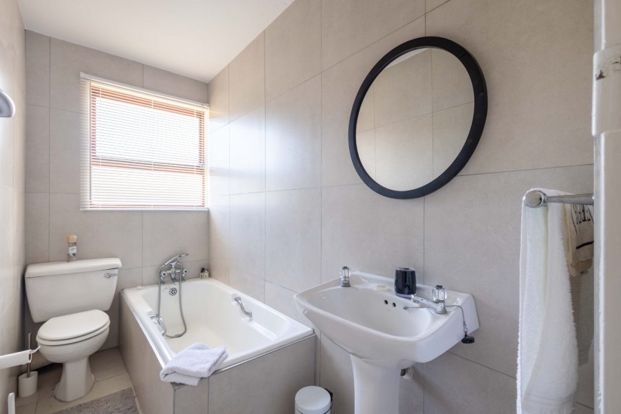 4 Bedroom Property for Sale in Bowtie Western Cape